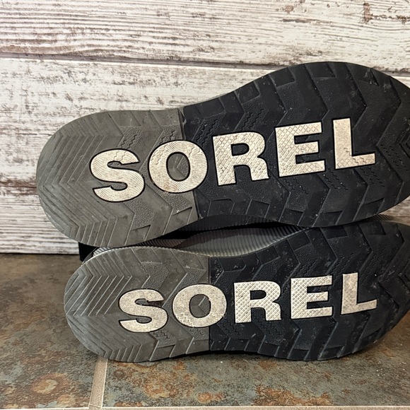 Sorel Gray and Black Winter Boots - Picture 6 of 6